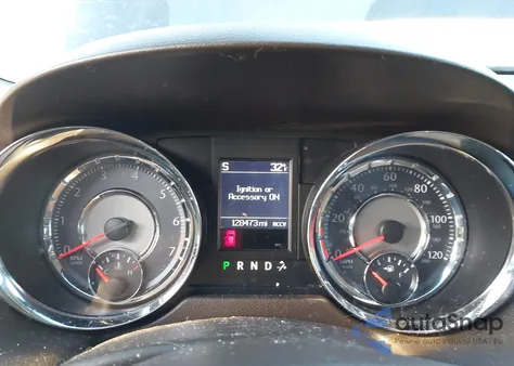 2015 Chrysler Town & Country Touring z USA, uszkodzony, nr VIN 2C4RC1BG8FR583608